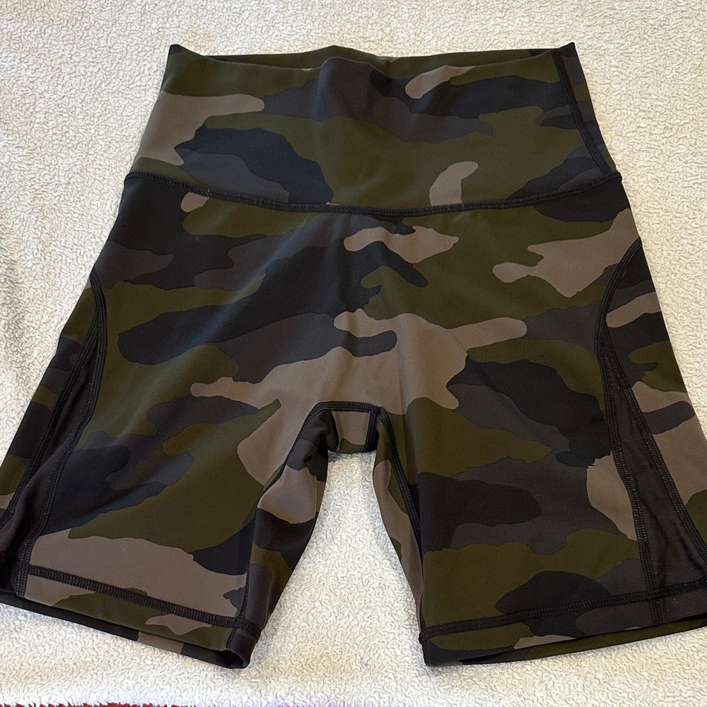 aerie Camouflage High-Waisted Biker Shorts size medium